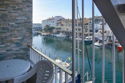 Apartment with Terrace image 8