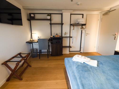 Large Double Room - Schottentower