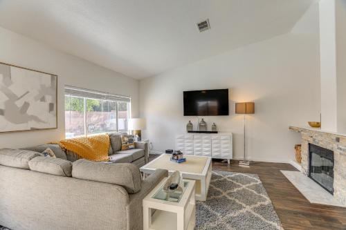 Spacious Las Vegas Home with Private Pool and Hot Tub, Las Vegas (foto 5)