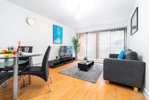 City Centre Two Bed Apartment - Digbeth - Secure Parking -15A