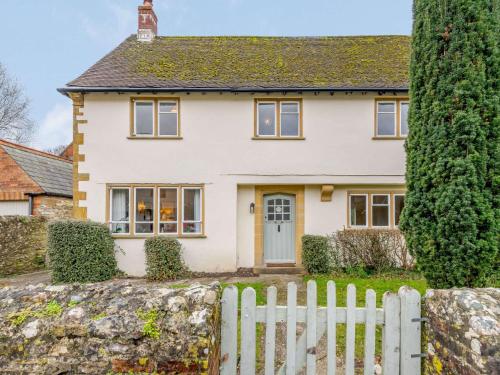3 Bed in Cerne Abbas 74803