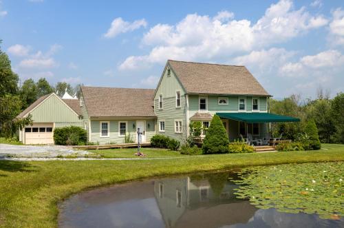 6 Bedroom Meadow House