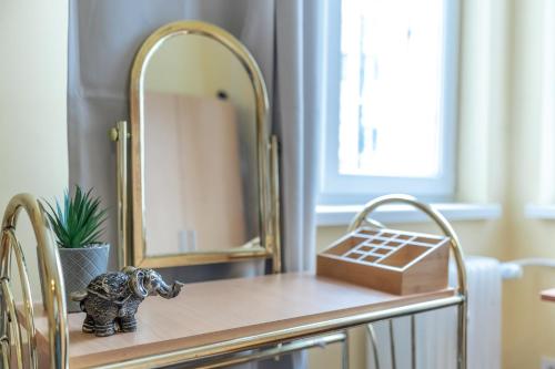 Vintage Home by NDK and Vitosha Blvd with Free Secured Parking, Sofia (Foto 5)