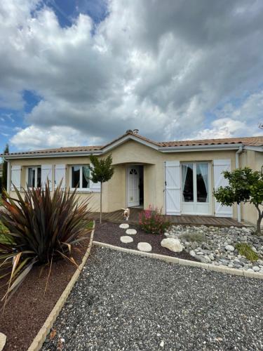 Charmante Maison entre châteaux et océan (Charmante Maison entre chateaux et ocean) in Lamarque
