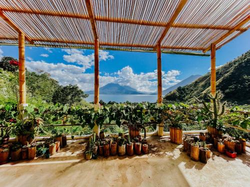 Balkons/terase, Designers Luxury Retreat with breathtaking gardens in Tzununa