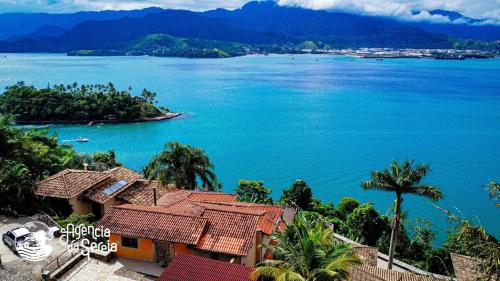 Casa incrível em Ilhabela com piscina e vista mar