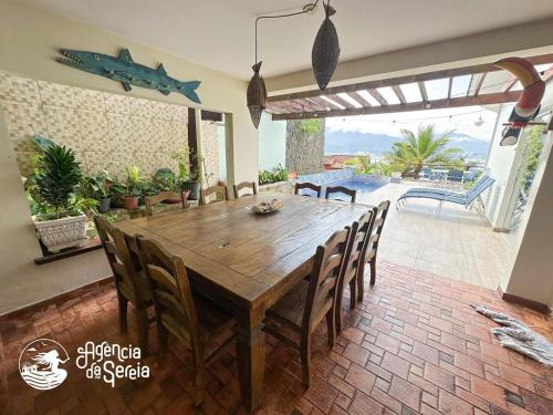 Casa incrível em Ilhabela com piscina e vista mar