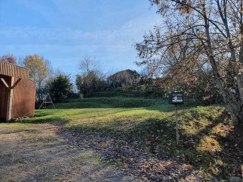 Appartement neuf & écologique à la campagne (Appartement neuf & ecologique a la campagne) in ลาโวร์
