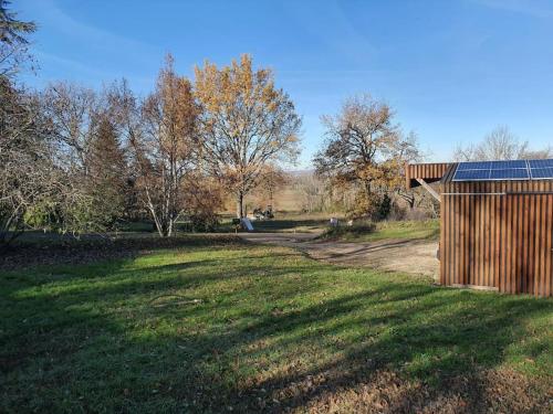 Appartement neuf & écologique à la campagne (Appartement neuf & ecologique a la campagne) in ลาโวร์