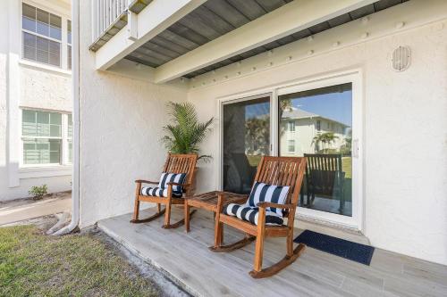 Colony Beach Club 122 in New Smyrna Beach, USA