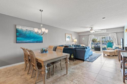 Oceanwalk 3-304 in New Smyrna Beach, USA