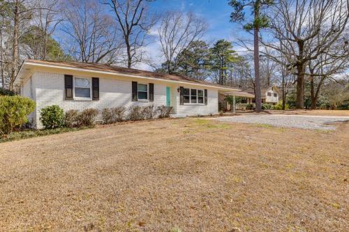 10 Mi to UAB Inviting Home with Free Parking and WiFi in ฟูลตันเดล (AL)