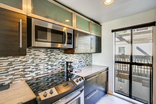 Waterfront Long Beach Condo with Pool Access! in Long Beach, USA