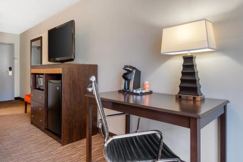 Comfort Inn & Suites Danbury-Bethel