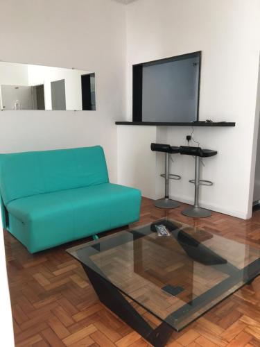 1 block from Copacabana beach, Whole Apt, Posto 4