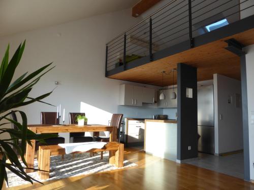 Maisonette-Ferienwohnung in Feldrandlage Bergstraße Nähe Heidelberg in Hirschberg an der Bergstraße, Deutschland