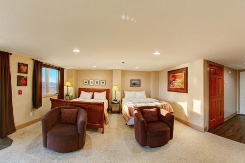 Land's End Resort - image 11