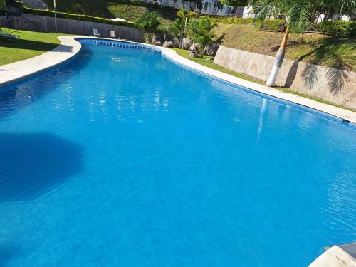 Paraiso Teques, Casa entera con acceso al lago