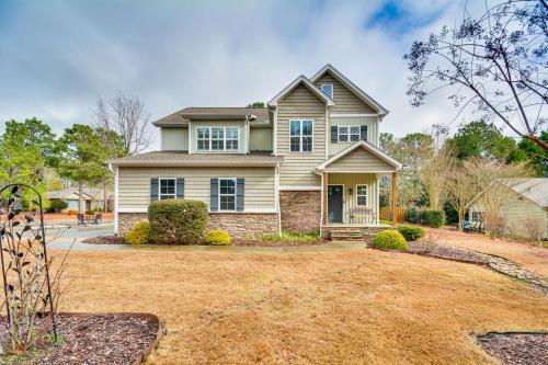 Spacious Home with Fireplace - Near Pinehurst Golf! in Pinehurst, USA