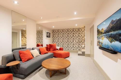 Villa Antrim- Lake Views- Gas Fire- Hot Tub - main image