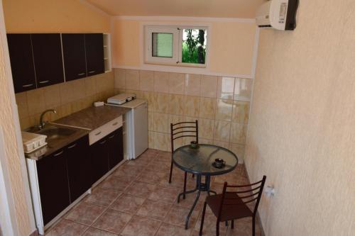 One-Bedroom Apartment image 10
