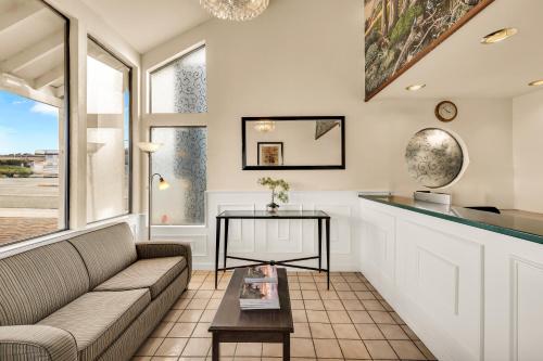 Scottish Fairway Inn