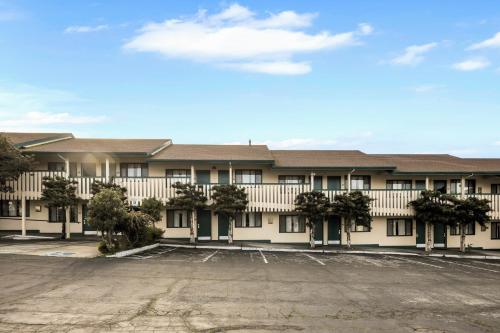 Scottish Fairway Inn