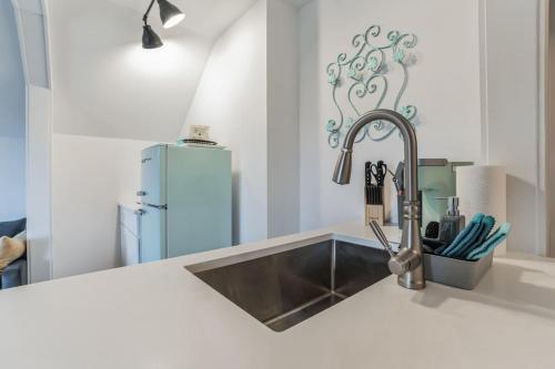 Thornton Studio with Kitchenette thumb 2