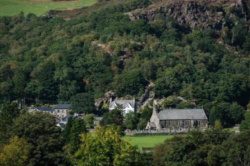 Bryn Eglwys Hotel - image 7