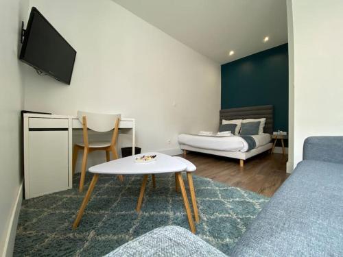 studio BORDEAUX CHARTRONS 2, Бордо