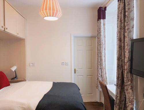 Mulgrave Lodge Room Type - Double Room with Private Bathroom