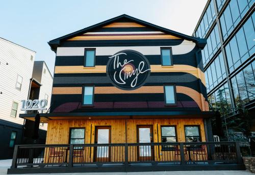 The Vinyl at Music Row - 1 Bedroom Apartment in Nashville, USA