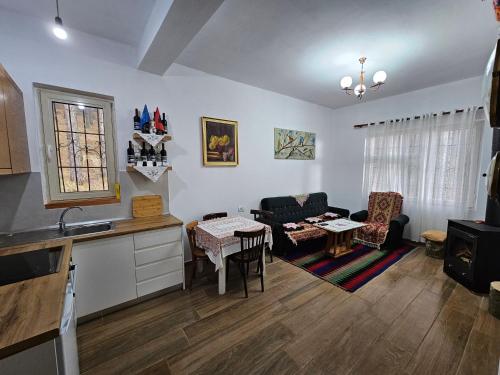 Bujtinat Skenderi Gjinar 2 Bujtinat Skenderi Gjinar 2