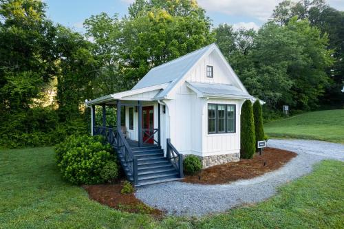 Cottages @ Julep Farms in Dillard, USA