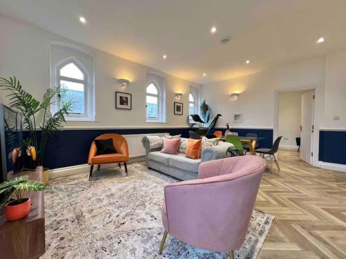 INCREDIBLE 3 Bedrooms Windsor Home, Free Parking - A Blend of Luxury and Character - Incredible Location - Windsor Castle, Ascot, Legoland, Heathrow Airport, Windsor (foto 4)