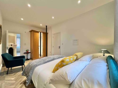 INCREDIBLE 3 Bedrooms Windsor Home, Free Parking - A Blend of Luxury and Character - Incredible Location - Windsor Castle, Ascot, Legoland, Heathrow Airport, Windsor (foto 10)