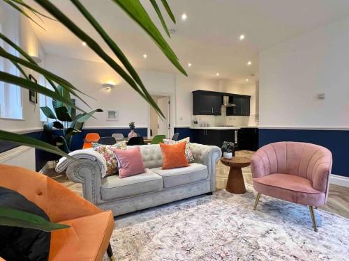 INCREDIBLE 3 Bedrooms Windsor Home, Free Parking - A Blend of Luxury and Character - Incredible Location - Windsor Castle, Ascot, Legoland, Heathrow Airport, Windsor (foto 6)