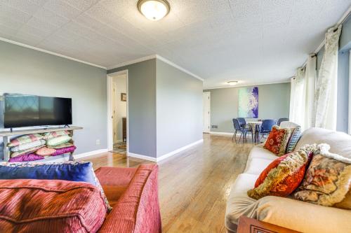 Pet-Friendly Union Home about 19 Mi to Cincinnati! in Union, USA