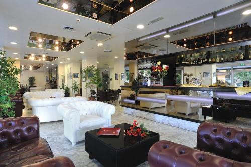 Vittoria Hotel - image 14