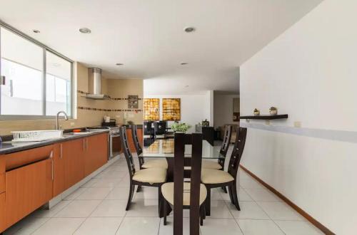 Casa Grande, Cómoda y con Seguridad - Excelente Ubicación in Puebla, Mexico