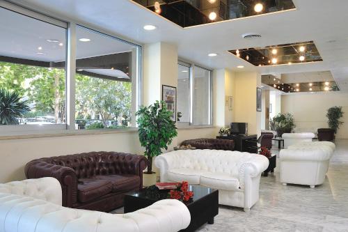 Vittoria Hotel - image 11