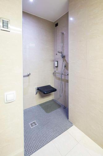 Best Western Hotel Biri - image 10