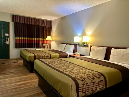 Thunderbird Motor Inn - image 8