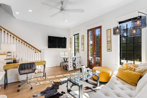 Colby's Castle in 芒特普萊森特