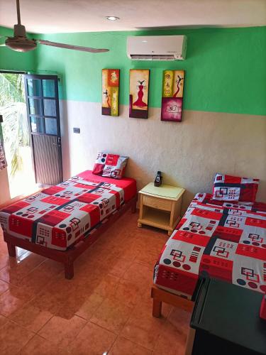 room detail thumbnail 1