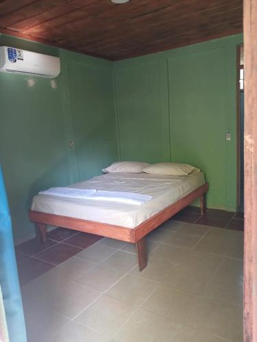 1 twin bed