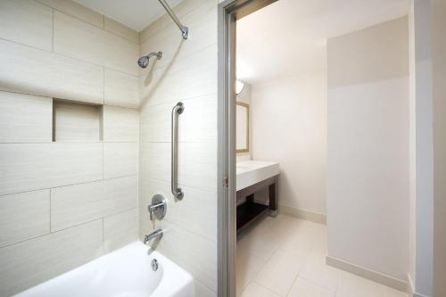 Holiday Inn Express Simi Valley an IHG Hotel - image 6