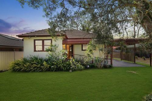 Family house with pool table, outdoor patio and BBQ