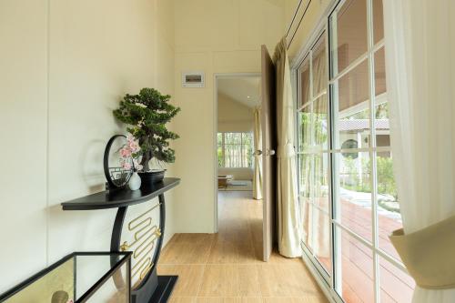 เรียวกัง ปาร์ค รีสอร์ท สไตล์ญี่ปุ่น Ryokan Park Resort in Phrasaeng