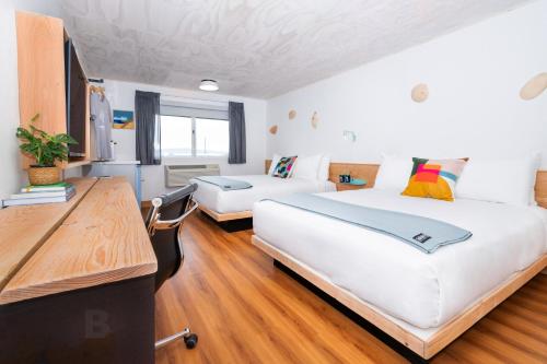Superior Queen Room with Two Queen Beds